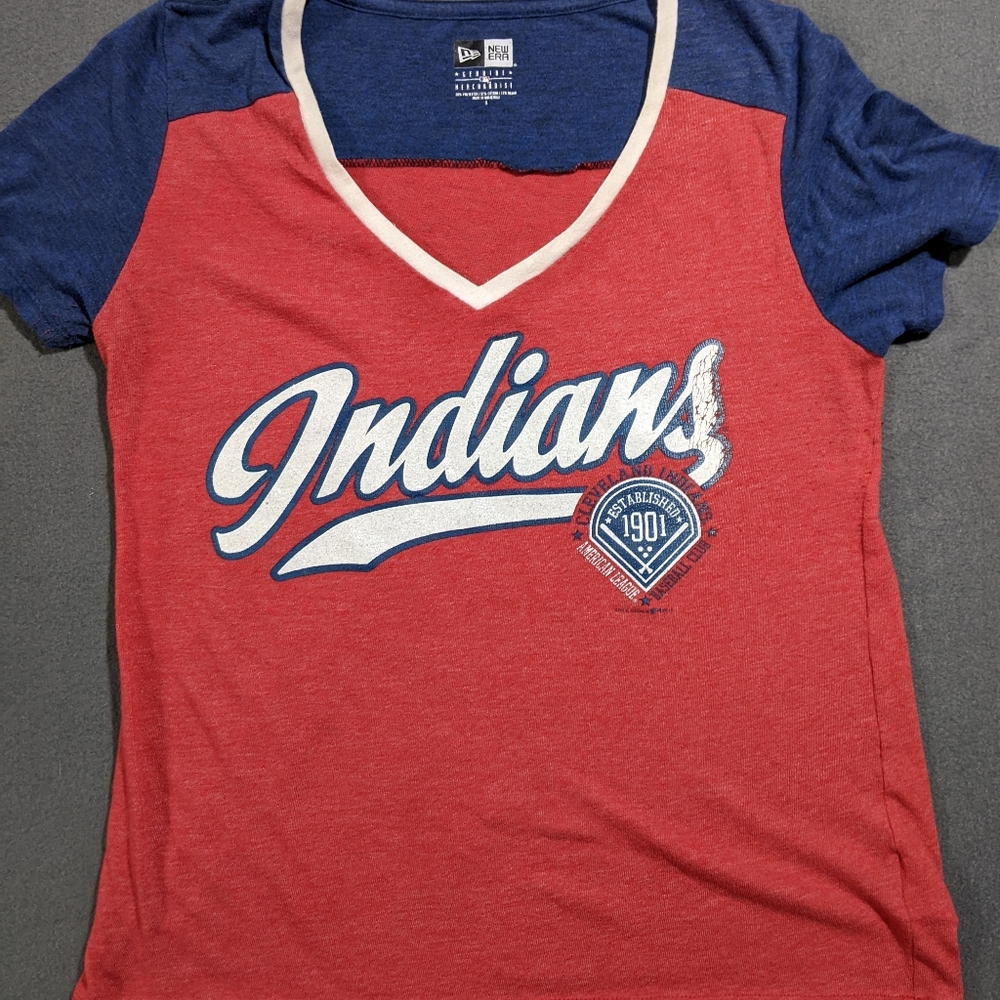 Cleveland Indians Small women's tshirt‎ v-neck short sleeve collectible